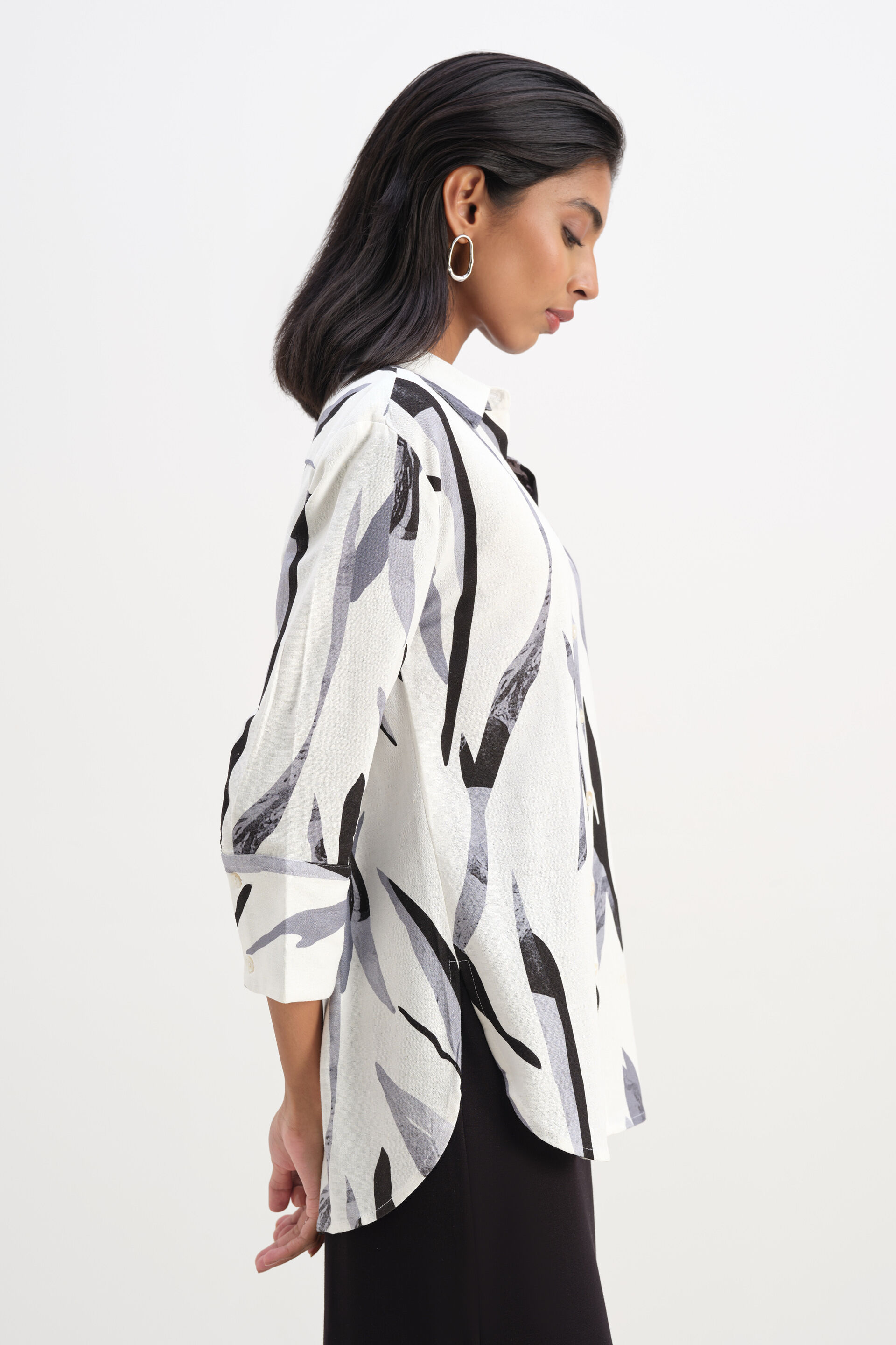 Monochrome Muse Linen Shirt, White, image 4